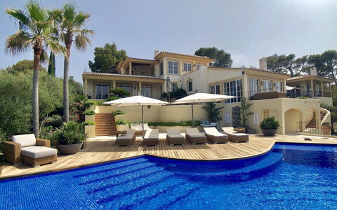 Villa Serrano: Piscine, Recours, Zone Résidentielle, Mobilier De Jardin, Biens, Balancelle, Manoir, Villa, Eco Hôtel, Loisir
