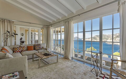 Villa Serrano: Meubles, Domicile, Recours, Appartement, Canapé, Côte, Chaise, Villa, Salon