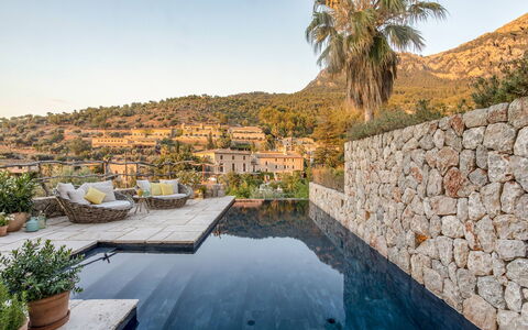 Casa Naomi: Ville Resort, Piscine, Villa, Village De Montagne