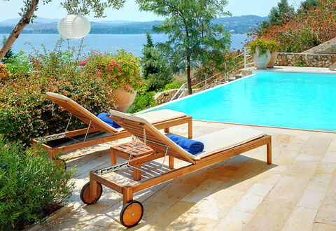 Red Villa: Meubles, Mobilier De Jardin, Parapluie, Balancelle, Piscine, Recours, Chaise, Loisir, Ombre, Eco Hôtel