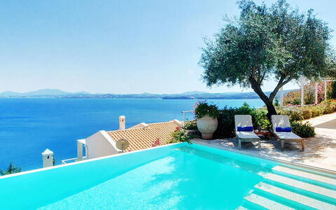 Villa Azzurra: Bleu, Piscine, Recours, Eco Hôtel, Mer, Mobilier De Jardin, Loisir, Hôtel, Villa, Pot De Fleur