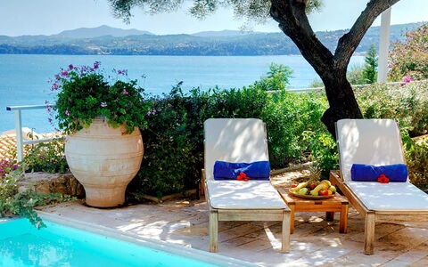 Villa Azzurra: Bleu, Fleur, Pot De Fleur, Meubles, Été, Mobilier De Jardin, Recours, Piscine, Plante D'Appartement