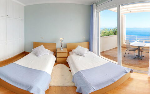 Villa Azzurra: Meubles, Design Intérieur, Sol, Sol, Pièce, Plafond, Chaise, Mer, Appartement, Chambre