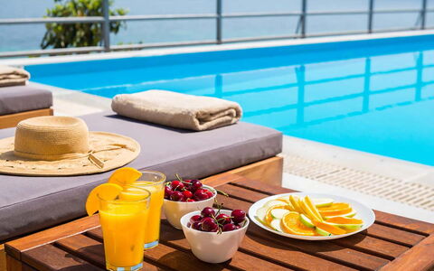 Villa Eftychia: Meubles, Piscine, Mobilier De Jardin, Recours, Loisir, Eco Hôtel, Balancelle, Confort, Chaise, Vacances