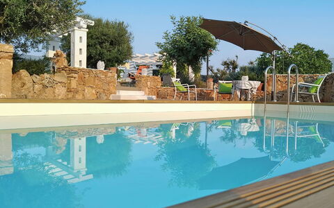 Villa la Rezza: Piscine, Recours, Caractéristique De L'Eau, Ombre, Eco Hôtel, Parapluie, Pot De Fleur, Hacienda, Aménagement Paysager, Conception