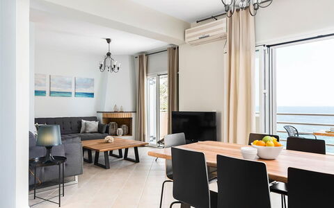 Villa Treasure: Meubles, Bois, Table, Design Intérieur, Chaise, Mer, Sol, Sol, Table Cuisine Et Salle A Manger, Océan