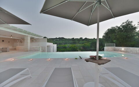 Masseria Ostuni: Piscine, Composite, Béton, Biens, Tuile, Ombre, Conception, Villa, Recours, Caractéristique De L'Eau