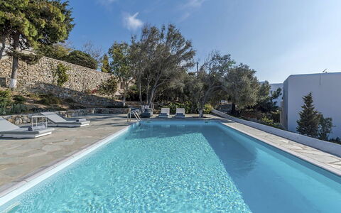 Villa Morena: Bleu, Piscine, Composite, Tuile, Ombre, Recours, Caractéristique De L'Eau, Tropiques