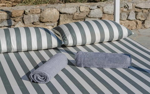 Villa Morena: Mobilier De Jardin, Piscine, Balancelle, Ombre, Conception, Tableau De Plein Air, Linge, Recours, Patio, Chaise Longue