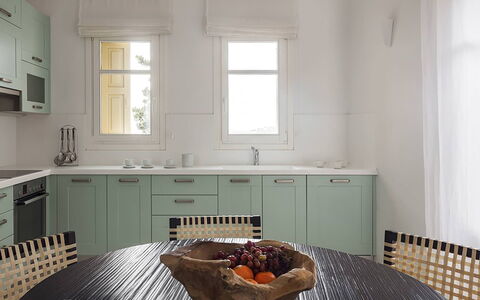 Soleil de Rehnia: Meubles, Design Intérieur, Sol, Bois, Cabinetry, Cuisine, Sol, Plafond, Comptoir, Table Cuisine Et Salle A Manger