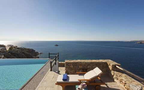 Villa Ariano: Bleu, L'Eau, Plan D'Eau, Côte, Cotiers Et Relief Océaniques, Mer, Roche, Océan, Rive