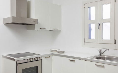 Villa Ariano: Cabinetry, Meubles, Cuisine, Design Intérieur, Comptoir, Appareil De Cuisine, Sol, Placard, Sol, Principaux Appliance