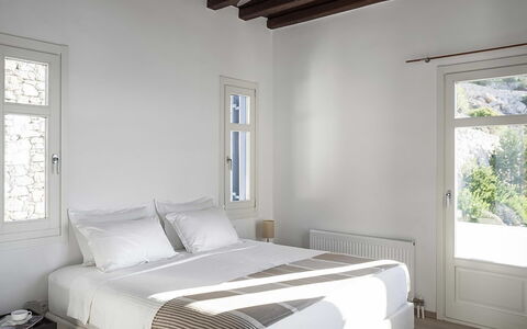 Villa Ariano: Meubles, Design Intérieur, Mur, Sol, Sol, Lit, Pièce, Plafond, Chambre, Éclairage