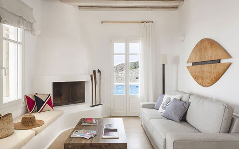 Villa Persephone: Meubles, Design Intérieur, Mur, Sol, Canapé, Sol, Salon, Appartement, Domicile, Pièce