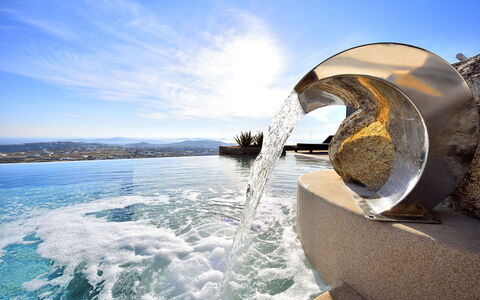 Villa Ivory: Bleu, L'Eau, Fontaine, Caractéristique De L'Eau, Lumière Du Soleil, Hôtel, Vague