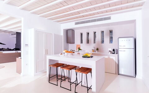 Villa Ivory: Meubles, Design Intérieur, Cuisine, Sol, Bois, Comptoir, Plafond, Sol, Domicile, Appareil De Cuisine