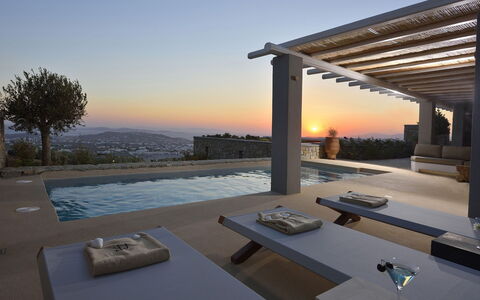 Villa Blue Moon: Piscine, Meubles, Composite, Mobilier De Jardin, Recours, Chaise, Ombre, Biens, Villa, Conception