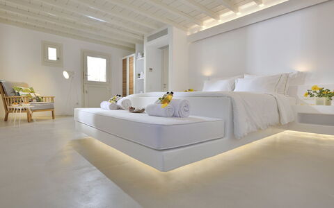 Villa Stardust: Design Intérieur, Éclairage, Plafond, Sol, Sol, Chambre, Luminaire, Lit, Literie, Hôtel