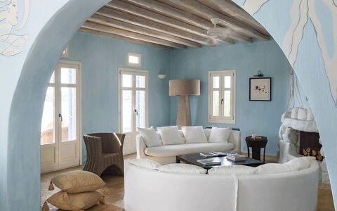 Villa Pinta: Meubles, Design Intérieur, Mur, Sol, Sol, Domicile, Canapé, Salon, Éclairage, Plafond