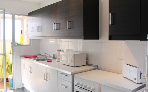 Las Cinco Torres: Cabinetry, Pièce, Cuisine, Meubles, Propriété, Comptoir, Design Intérieur, Bâtiment, Maison, Placard