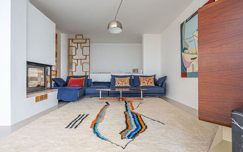 Villa Tagada: Sol, Meubles, Design Intérieur, Mur, Sol, Bois, Plafond, Pièce, Éclairage, Salon