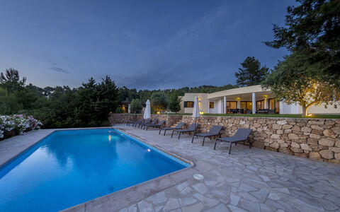 Villa Sharon: Piscine, Biens, Aménagement Paysager, Eco Hôtel, Villa, Ferme