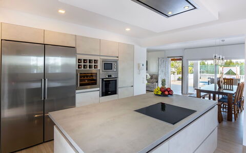 Villa Sabor: Cuisine, Comptoir, Sol, Appareil De Cuisine, Meubles, Design Intérieur, Sol, Cabinetry, Principaux Appliance, Bois