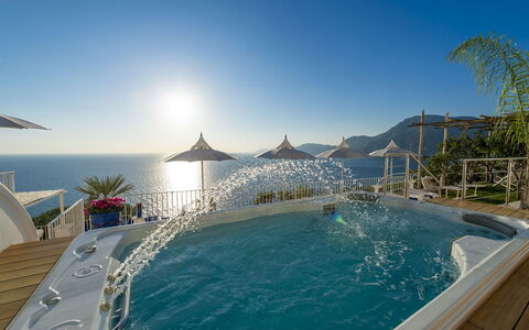 Villa Melissa: Piscine, Recours, Mobilier De Jardin, Loisir, Mer, Vacances, Parapluie, Eco Hôtel, Balcon, Hôtel