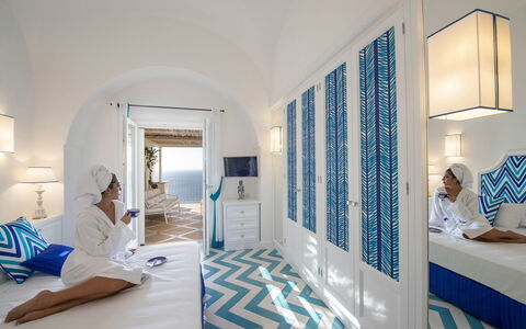 Villa Melissa: Bleu, Meubles, Recours, Appartement, Hôtel, Mobilier De Jardin, Chaise, Piscine, Conception, Vacances