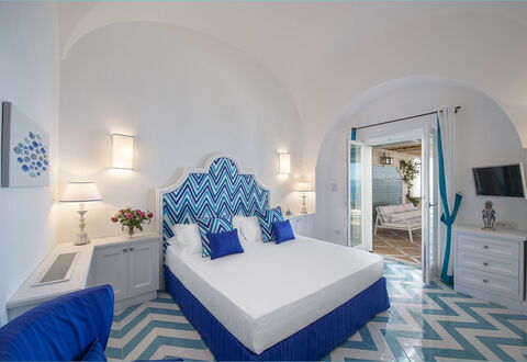 Villa Melissa: Bleu, Meubles, Recours, Hôtel, Chaise, Piscine, Ville Resort, Eco Hôtel, Villa, Hôtel Boutique