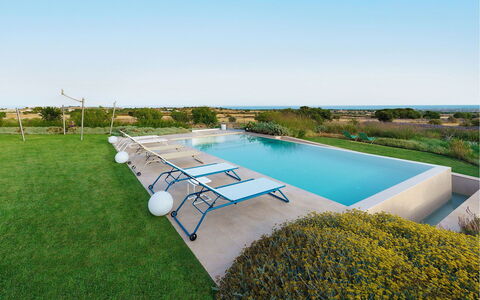 Villa Bel Prato: Bleu, Piscine, Recours, Mobilier De Jardin, Ombre, Jardin, Aménagement Paysager, Thermes, Eco Hôtel, Centre De Loisirs