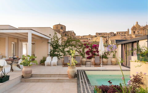 Sibilla: Appartement, Pot De Fleur, Plante D'Appartement, Hôtel, Cour, Balcon, Villa
