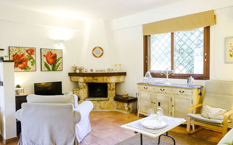 Villa Virna: Meubles, Design Intérieur, Sol, Sol, Bois, Pièce, Plafond, Table, Éclairage, Salon