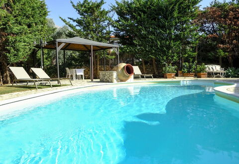 Villa Virna: Piscine, Mobilier De Jardin, Recours, Parapluie, Eco Hôtel, Ombre, Loisir, Thermes, Hacienda, Arrière-Cour