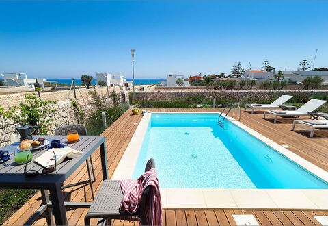 Villa Matilde: Piscine, Recours, Eco Hôtel, Mobilier De Jardin, Hôtel, Ombre, Parapluie, Conception, Villa, Chaise