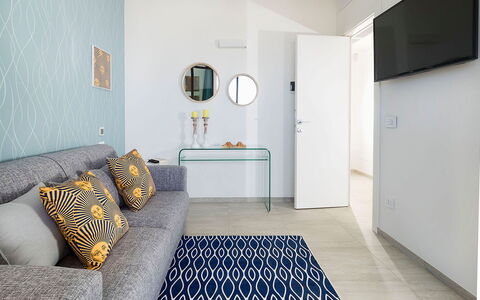 Thyme: Meubles, Design Intérieur, Sol, Sol, Mur, Canapé, Bois, Pièce, Domicile, Salon