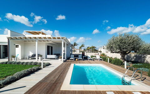 Rosemary: Recours, Piscine, Eco Hôtel, Mobilier De Jardin, Ombre, Loisir, Villa, Biens, Chaise