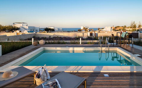 Villa Orietta: Piscine, Recours, Mobilier De Jardin, Composite, Eco Hôtel, Balancelle, Ombre, Chaise, Villa, Hôtel