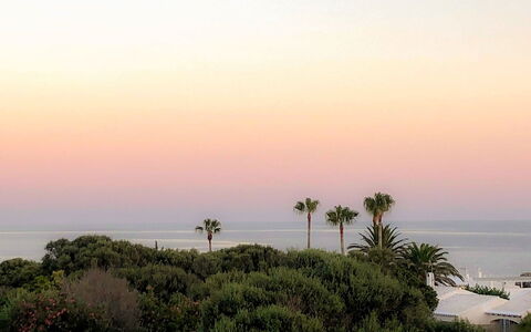 Villa Neper: Ciel, Jour, Horizon, Crépuscule, Mer, Le Coucher Du Soleil, Océan, Atmospherique Phénomène, Lever Du Soleil, Afterglow