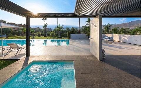 Villa Inga: Piscine, Recours, Eco Hôtel, Ombre, Composite, Plafond, Biens, Mobilier De Jardin, Villa, Structure En Plein Air