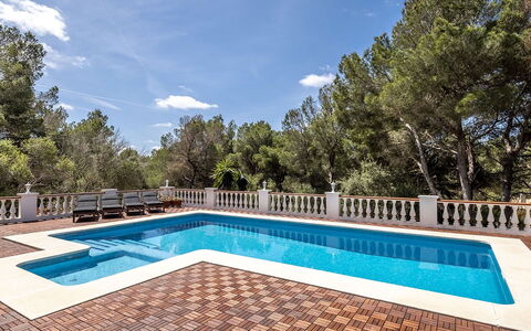 Villa Alejandra: Piscine, Composite, Recours, Ombre, Eco Hôtel, Caractéristique De L'Eau, Tuile, Conception, Tache De Bois, Aménagement Paysager