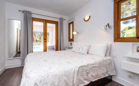 Villa Alejandra: Design Intérieur, Mur, Lit, Chambre, Bois, Meubles, Plafond, Sol, Domicile, Sol
