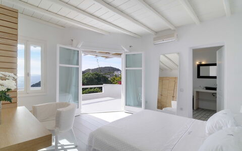 Villa Rocky: Domicile, Plafond, Appartement, Balcon, Chaise, Recours, Ombre, Mobilier De Jardin, Villa, Conception
