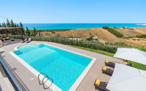 Villa Carousel: Bleu, Piscine, L'Eau, Recours, Eco Hôtel, Loisir, Villa, Hôtel, Biens, Mobilier De Jardin