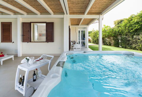 Villa Sea Star: Recours, Loisir, Mobilier De Jardin, Ombre, Eco Hôtel, Chaise, Structure En Plein Air, Piscine, Villa, Biens