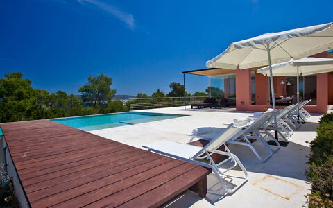 Villa Twilight: Piscine, Mobilier De Jardin, Ombre, Balancelle, Chaise, Recours, Dur, Plate-Forme, Parapluie, Eco Hôtel