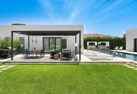 Villa la Isla: Mobilier De Jardin, Piscine, Jardin, Ombre, Aménagement Paysager, Biens, Cour, Recours, Patio, Structure En Plein Air