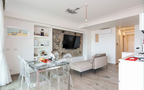 Casa Light Blu: Meubles, Design Intérieur, Sol, Sol, Plafond, Canapé, Table, Salon, Pièce, Appartement