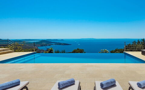 Villa Beleza: Bleu, L'Eau, Piscine, Recours, Cotiers Et Relief Océaniques, Mer, Tropiques, Mobilier De Jardin, Océan, Eco Hôtel