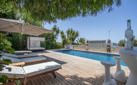 Villa Ilona: Piscine, Mobilier De Jardin, Recours, Meubles, Balancelle, Parapluie, Chaise, Eco Hôtel, Ombre, Biens